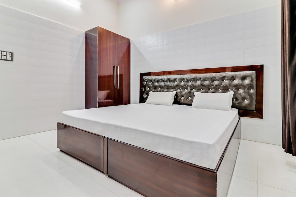 SPOT ON 61953 Hotel Prem Inn , Moradabad, Moradabad