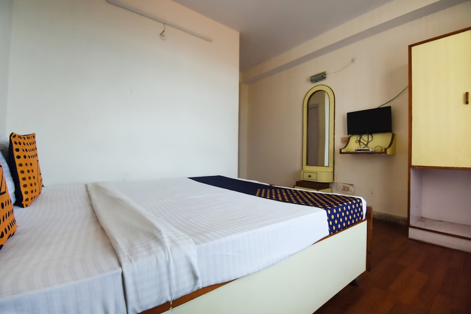 OYO 61976 Hotel Lotus, The Mall Road-Shimla, Shimla