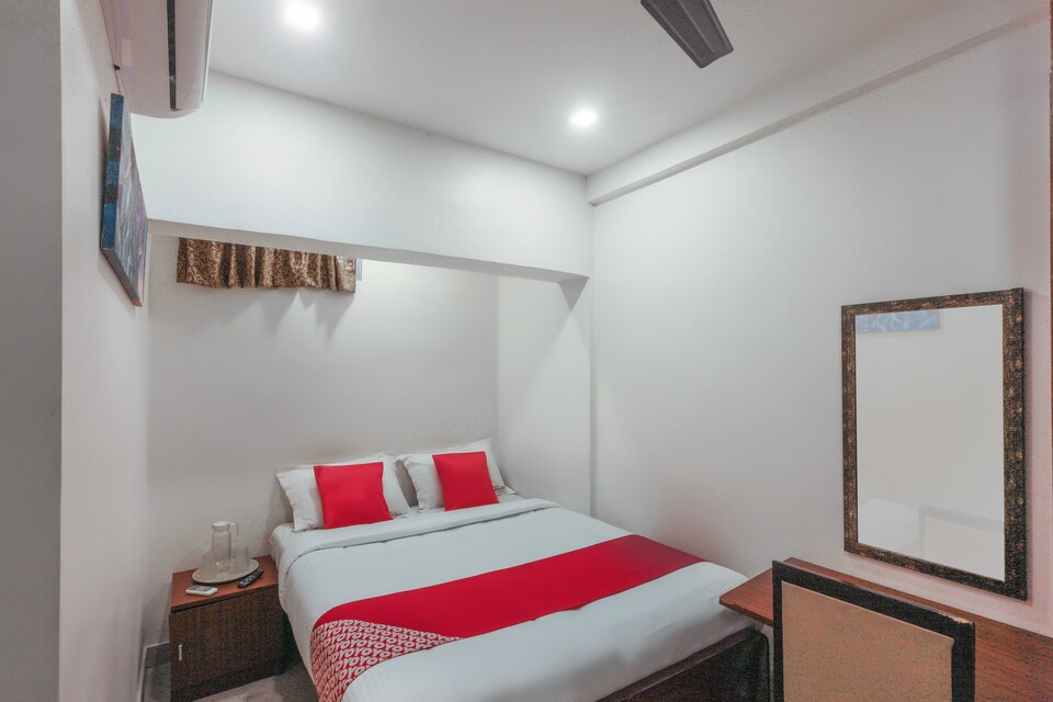 OYO 61997 Palm Jumeira Suites, Nungambakkam Chennai, Chennai