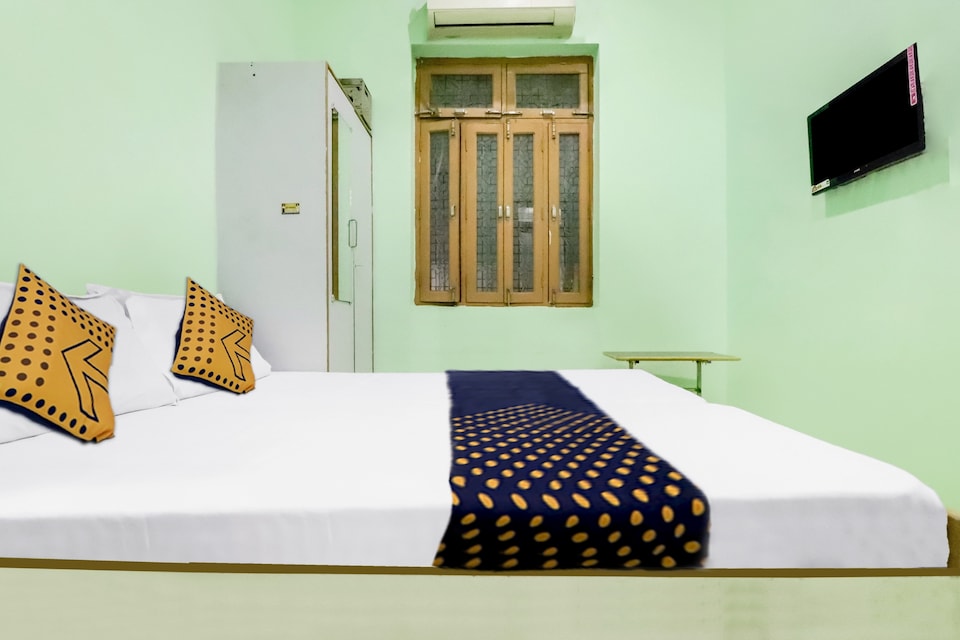 SPOT ON 61998 Vr Dharamshala, Chandausi, Chandausi