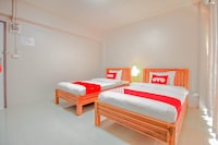 OYO 349 Aroonrung House