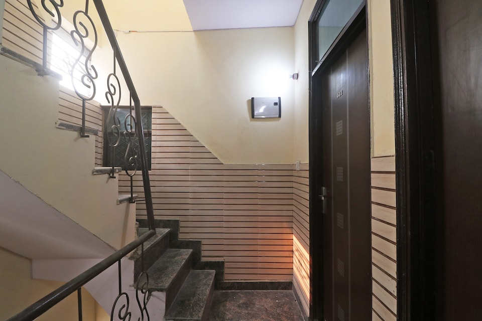 SPOT ON 62019 S. Gaurang Residency, Rohini Delhi, Delhi