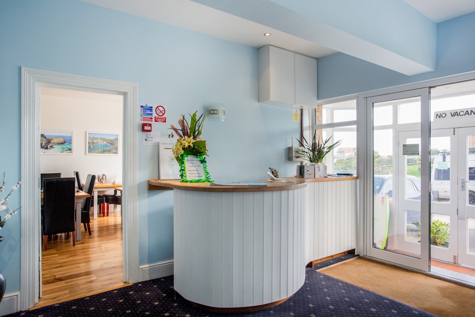 OYO Minerva Guesthouse, Newquay, UK OYO Hotels