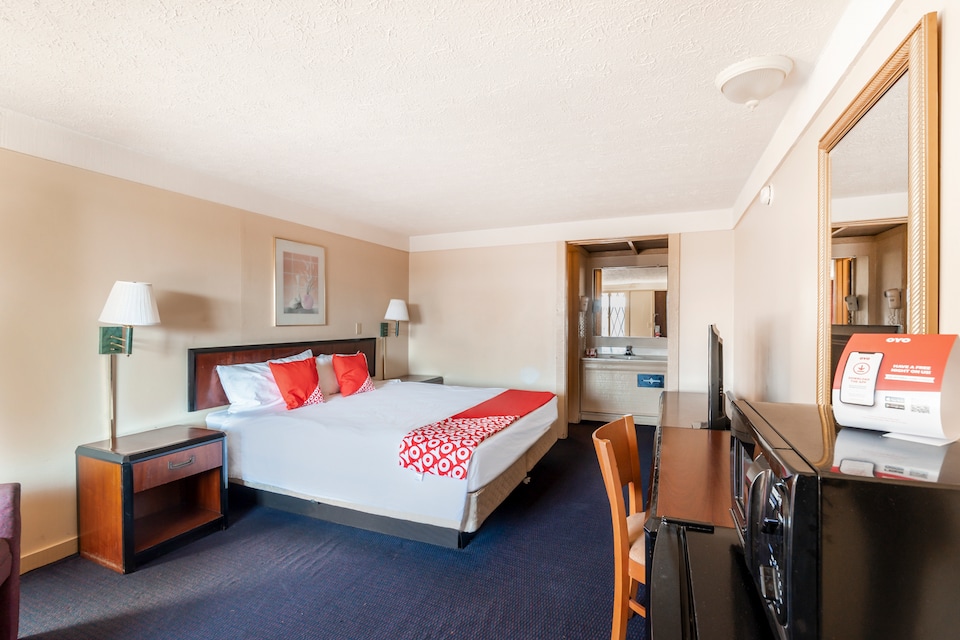 OYO Hotel Wadsworth OH I-76, North Lima OH, North Lima OH