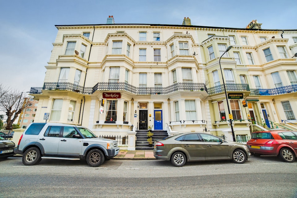 OYO The Berkeley, Eastbourne (South England), Eastbourne