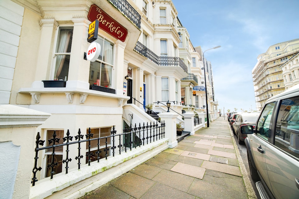 OYO The Berkeley, Eastbourne (South England), Eastbourne
