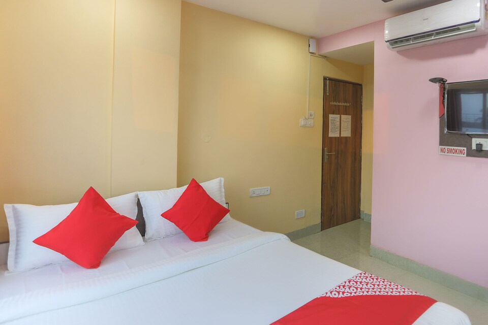 OYO Niloy Guest House Near Acropolis Mall, Santoshpur Kolkata, Kolkata