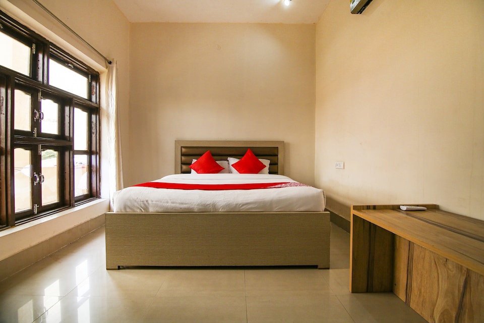 OYO 62054 The Gazania Hotel , Rohtak, Rohtak