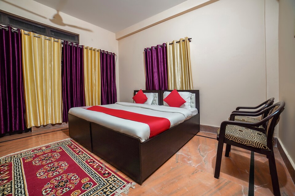 OYO 62087 Om Kaar Hotel, Bageshwar City, Bageshwar