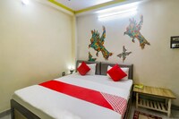 OYO Om Shanti Paying Guest House