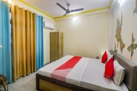OYO Om Shanti Paying Guest House