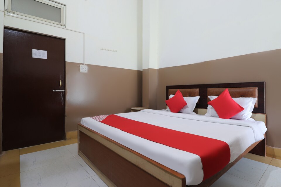 live on LCK2287, Aliganj Lucknow, Lucknow