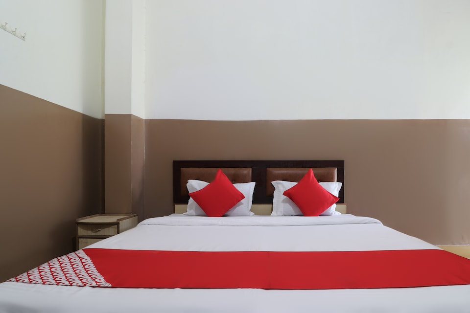 live on LCK2287, Aliganj Lucknow, Lucknow