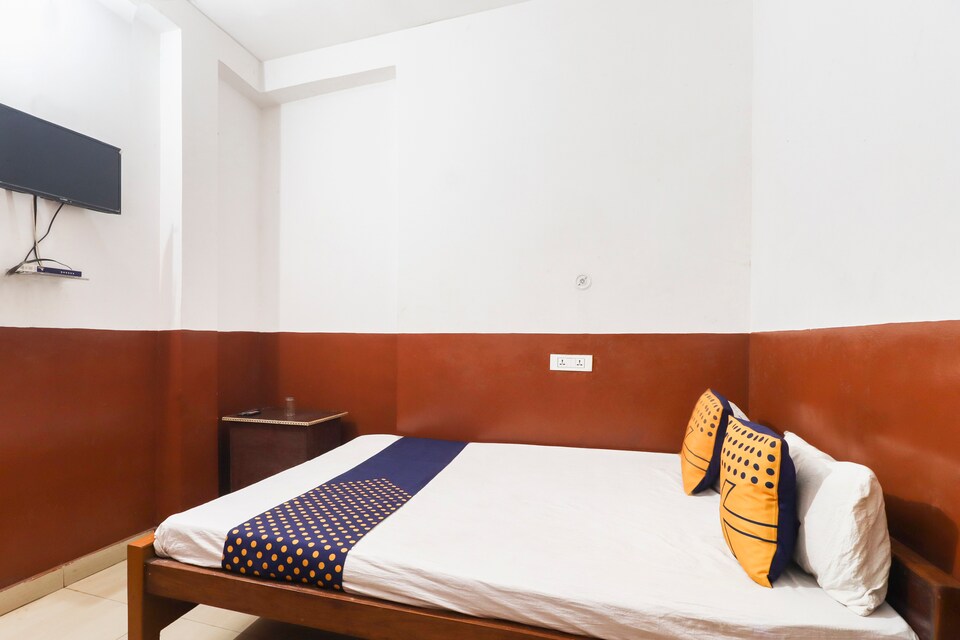 SPOT ON 62118 Adarsh Guest House, Purnea, Purnea