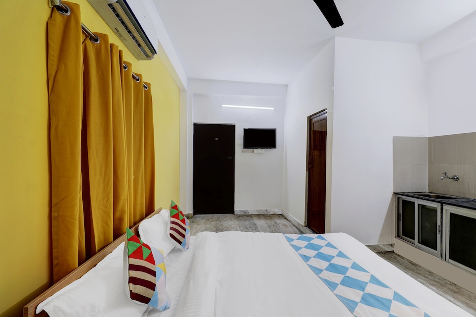 OYO Home 62123 Elegant Stay Vip Nagar, Ruby Hospital Kolkata, Kolkata