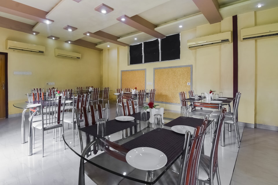 Hotel O Ritz Rivera, Behala Kolkata, Kolkata