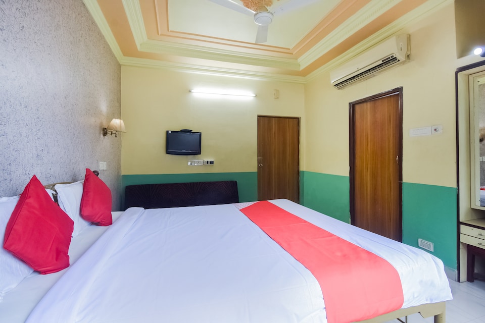 OYO 62127 Ritz Rivera, Behala Kolkata, Kolkata