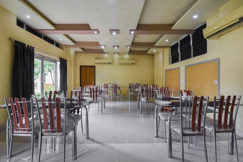 Hotel O Ritz Rivera, Behala Kolkata, Kolkata