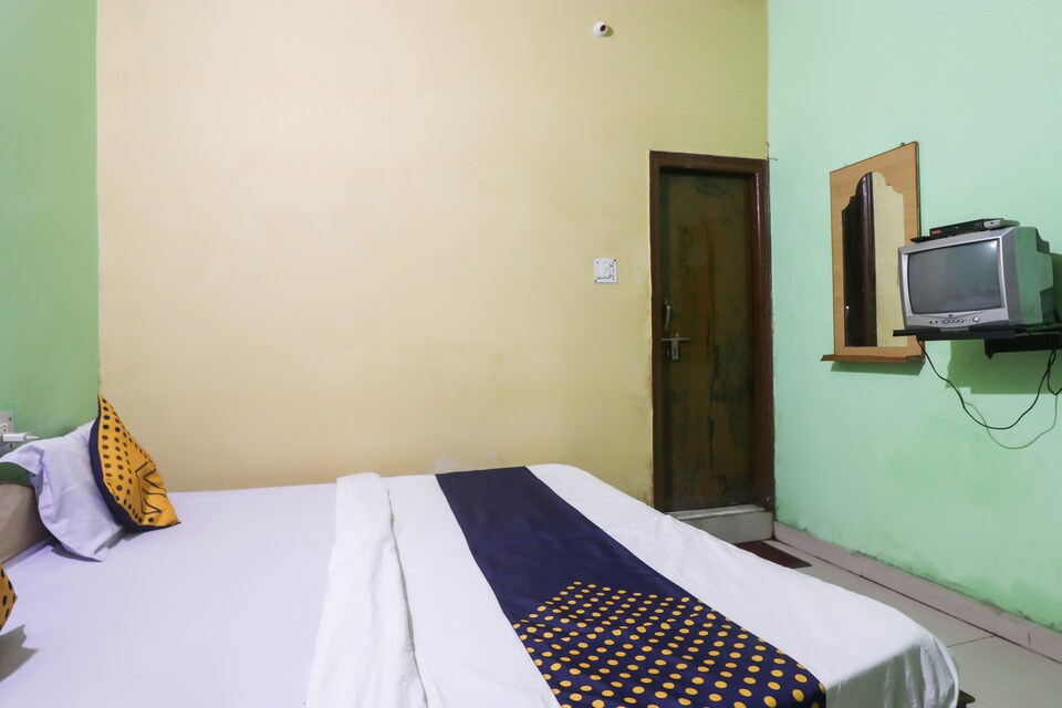 SPOT ON 62131 Hotel Vijay Plaza , Mau, Mau