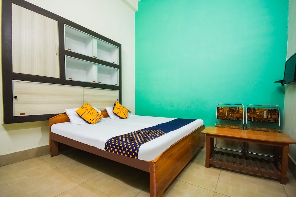 SPOT ON 62148 Surabhi Guest House, Mirzapur, Mirzapur