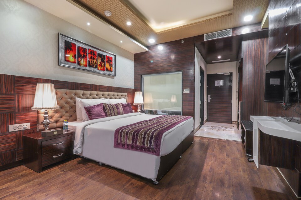 Palette - Hotel Savvy Grand, Gomti Nagar Lucknow, Lucknow