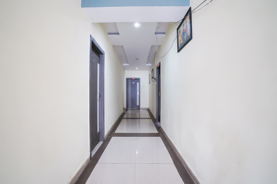 OYO 62158 Sri Brundavan Deluxe Lodge, Sangareddy, Sangareddy