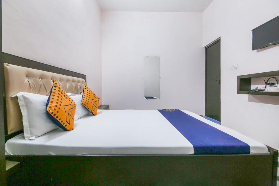 SPOT ON 62182 Khubsaras, Corporate Complex, Agra