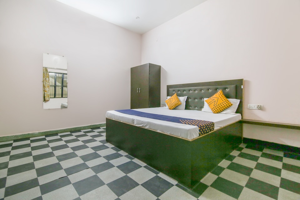SPOT ON 62182 Khubsaras, Corporate Complex, Agra