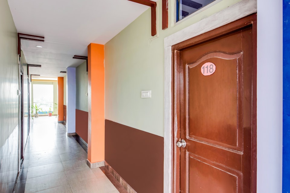 SPOT ON 62189 S&s Lodge, Srikakulam, Srikakulam