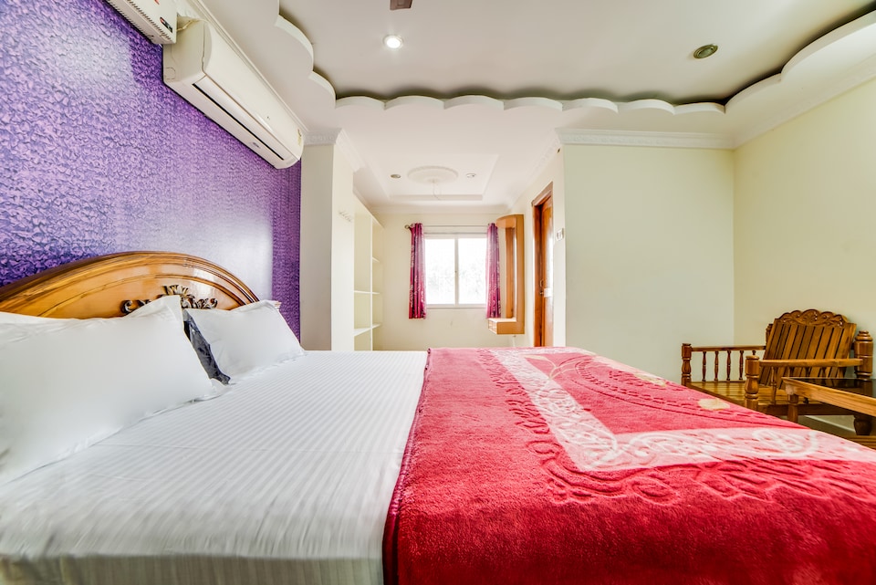 SPOT ON 62202 Hotel Mayuri Grand, Yadagirigutta, Nalgonda