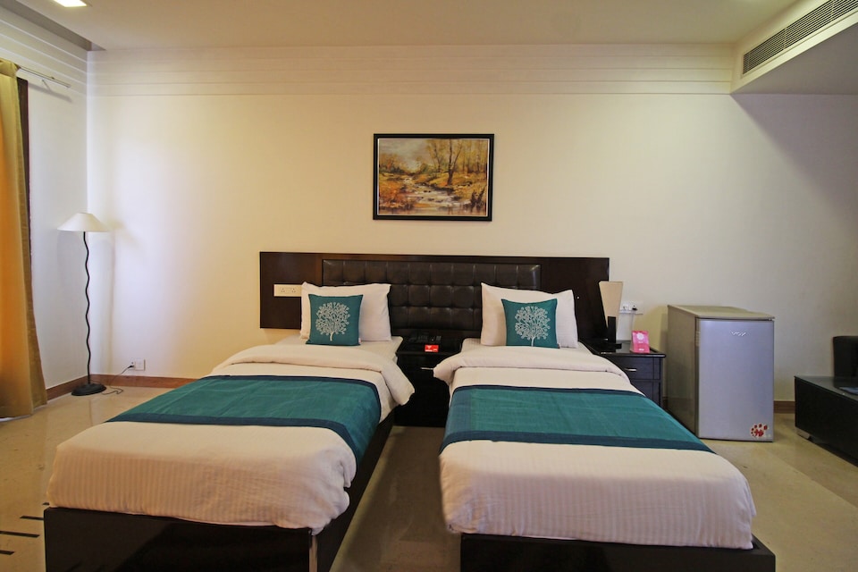 Live as GRG2444, HUDA CENTRE 1, Gurgaon