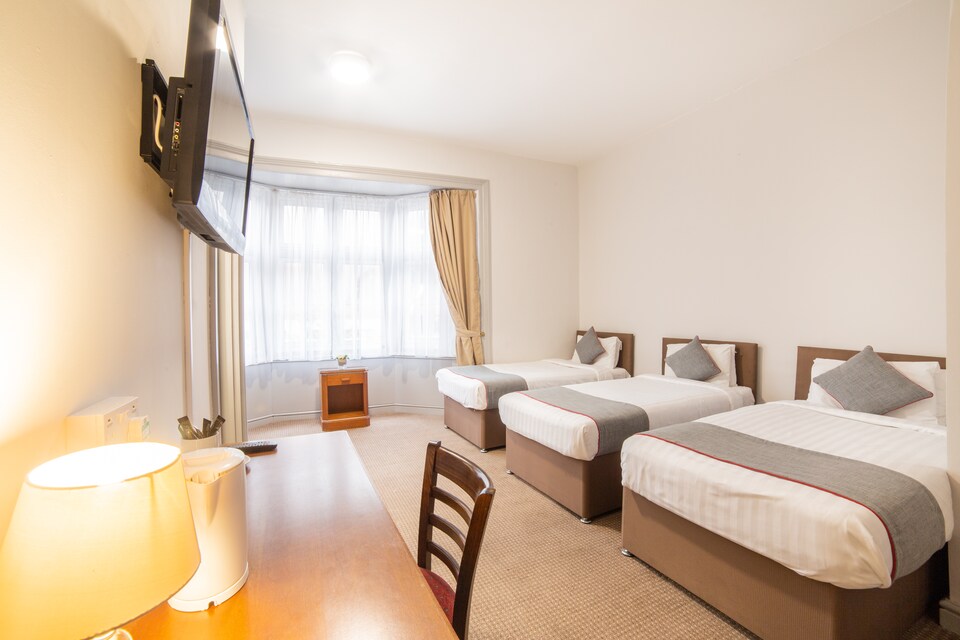 OYO Royal Hotel, Kettering (South England), Kettering