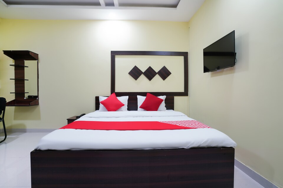 OYO 62215 The Victoria , Gachibowli, Hyderabad