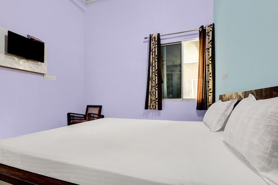 SPOT ON 62216 Hotel Shahi Niwas, Reengus, Reengus