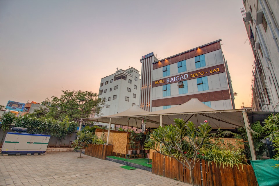 Capital O 62219 Hotel Raigad , Shikrapur, Pune