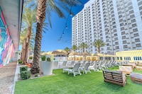 OYO Hotel and Casino Las Vegas