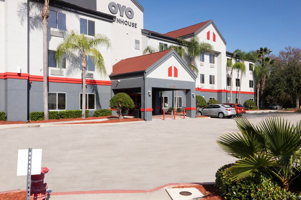 Book Townhouse Orlando West, FL from 68 OYO Hotels