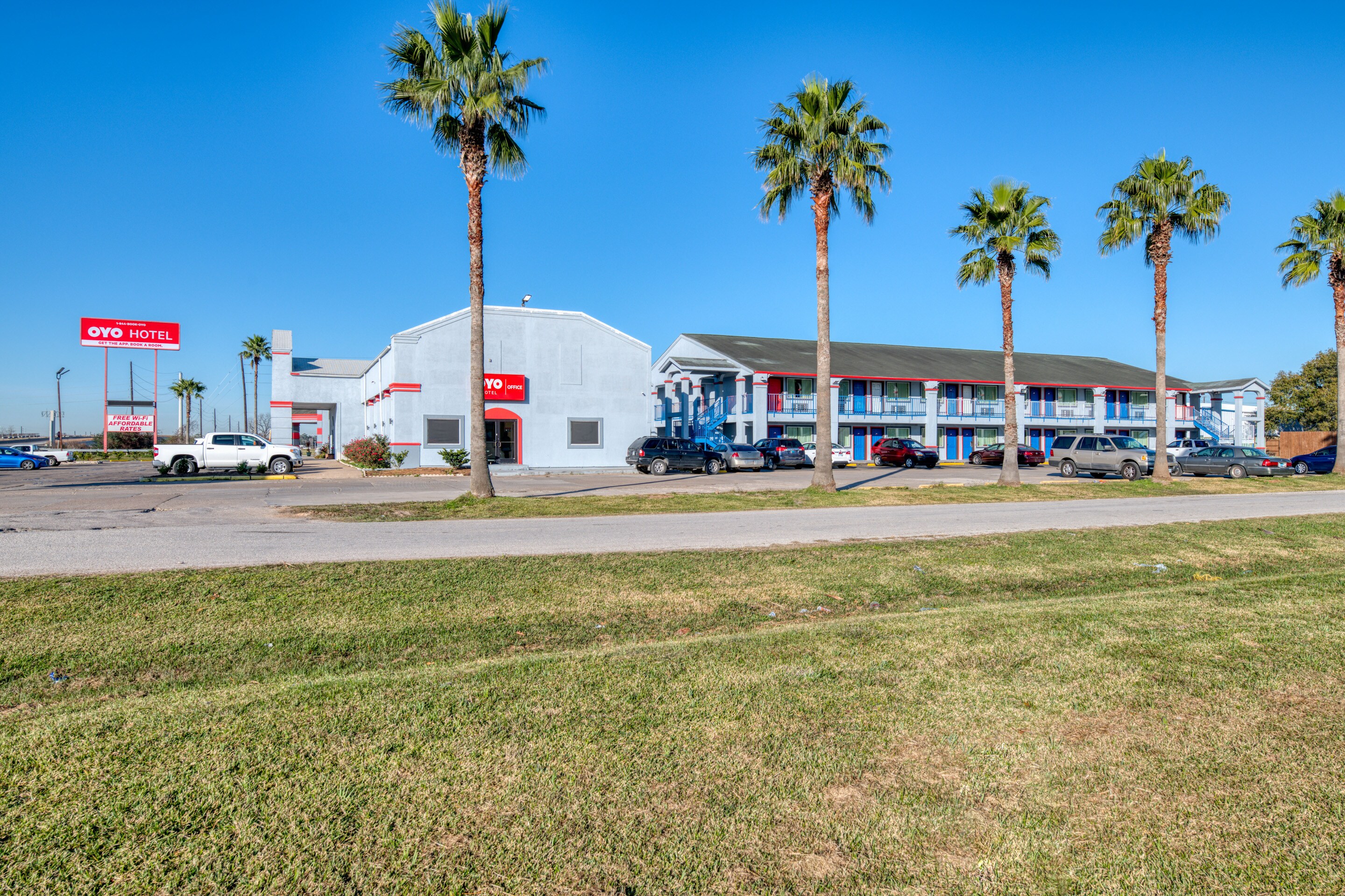 OYO Hotel Rosenberg TX I-69 in Rosenberg TX| Book @ $44 and Get 33