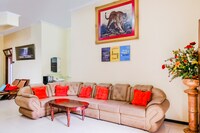 SPOT ON 1767 Villa Anggur Panderman