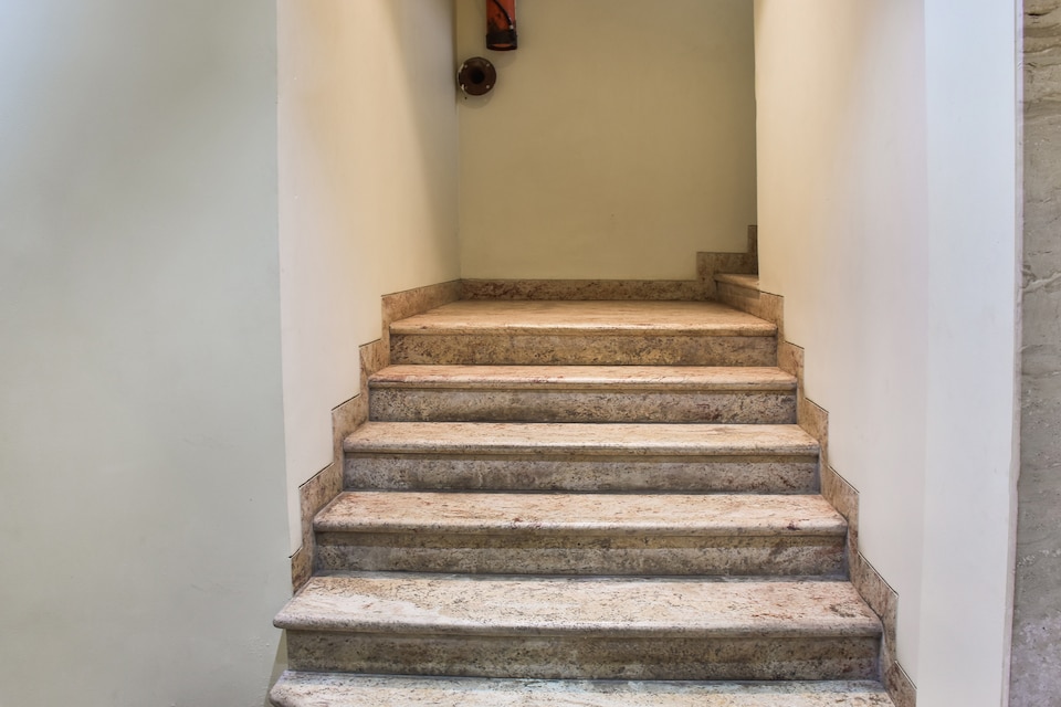 Capital O 62227 Hotel Orchid Lounge, Pandri Road, Raipur