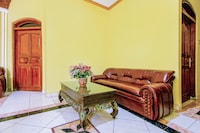 OYO 1770 Hotel Mawar Saron 2