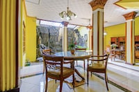 OYO 1770 Hotel Mawar Saron 2