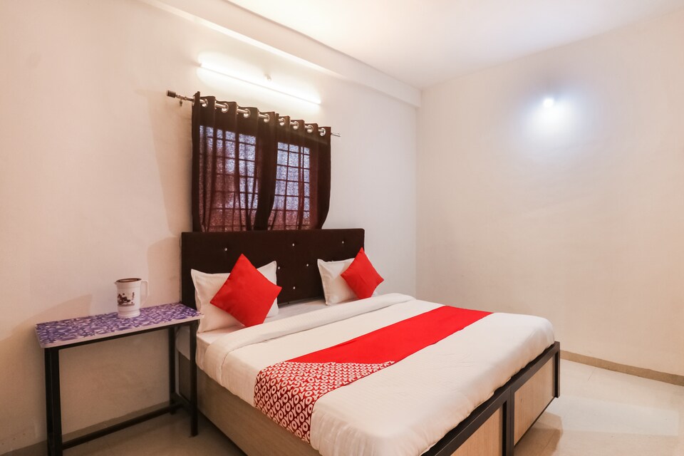 OYO 62270 Hotel Divashi, Bhawarkua Indore, Indore