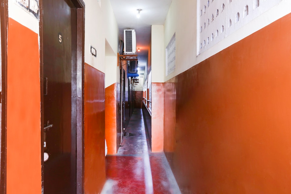 SPOT ON 62273 Raja Lodge, Tiruvannamalai, Tiruvannamalai