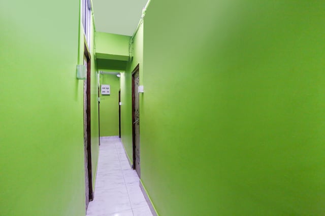 SPOT ON Maa Kamala Guest House Near Howrah Bridge