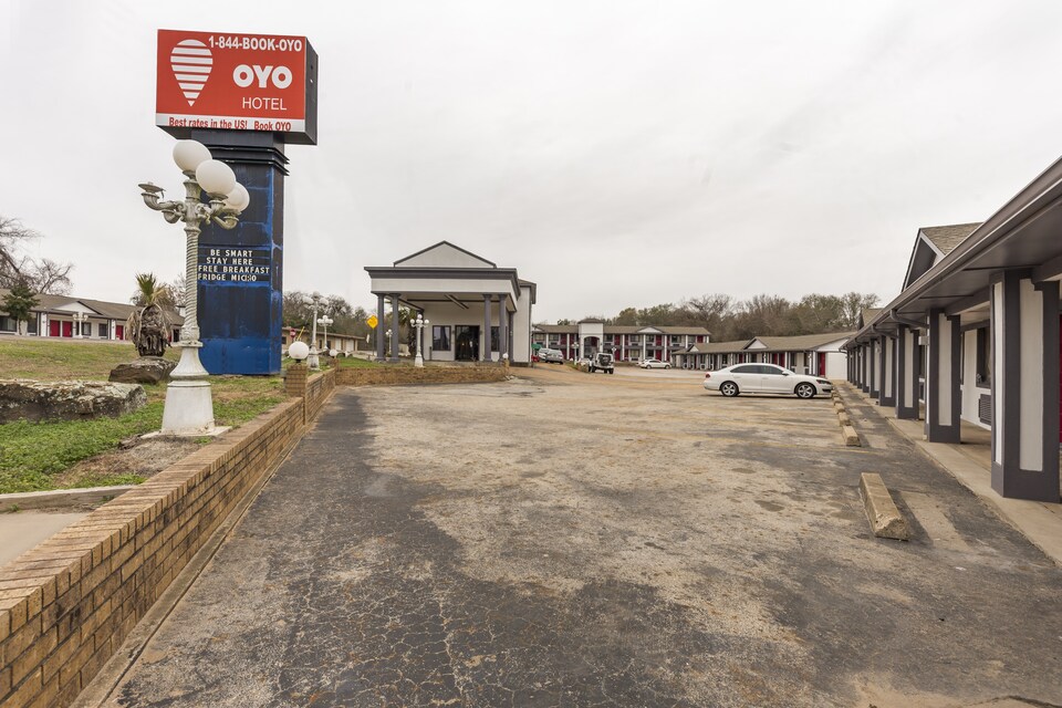 Hotel Jewett TX Southwest, OYO Hotels Groesbeck, Book 30 OYO