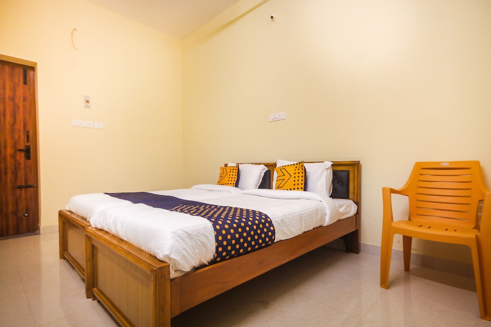 SPOT ON 62306 Rr Hotel Gandhipuram, Gandhipuram Coimbatore, Coimbatore