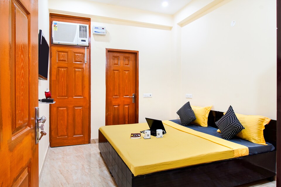 OYO LIFE GRG1761 Golf Course Road, Golf Course Road, Gurgaon