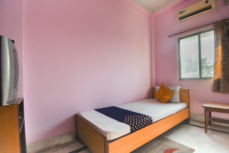 SPOT ON 62336 Hotel Nataraj, Berhampore, Berhampore