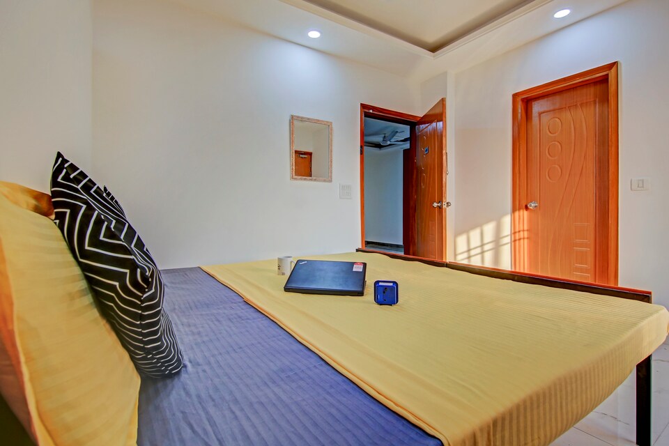 OYO LIFE DEL2090 Nr Chhattarpur Metro, Delhi City , Delhi